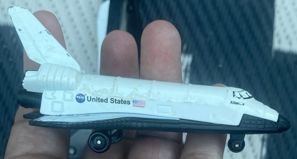 REALTOY United States Space Shuttle NASA Discovery 7×5” Mini 3.5×3” Lot 2 Read