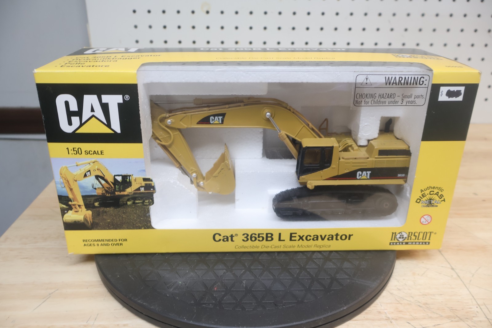 Nice Vintage Norscot Caterpillar CAT Model 365B L Excavator 1/50 Scale Diecast