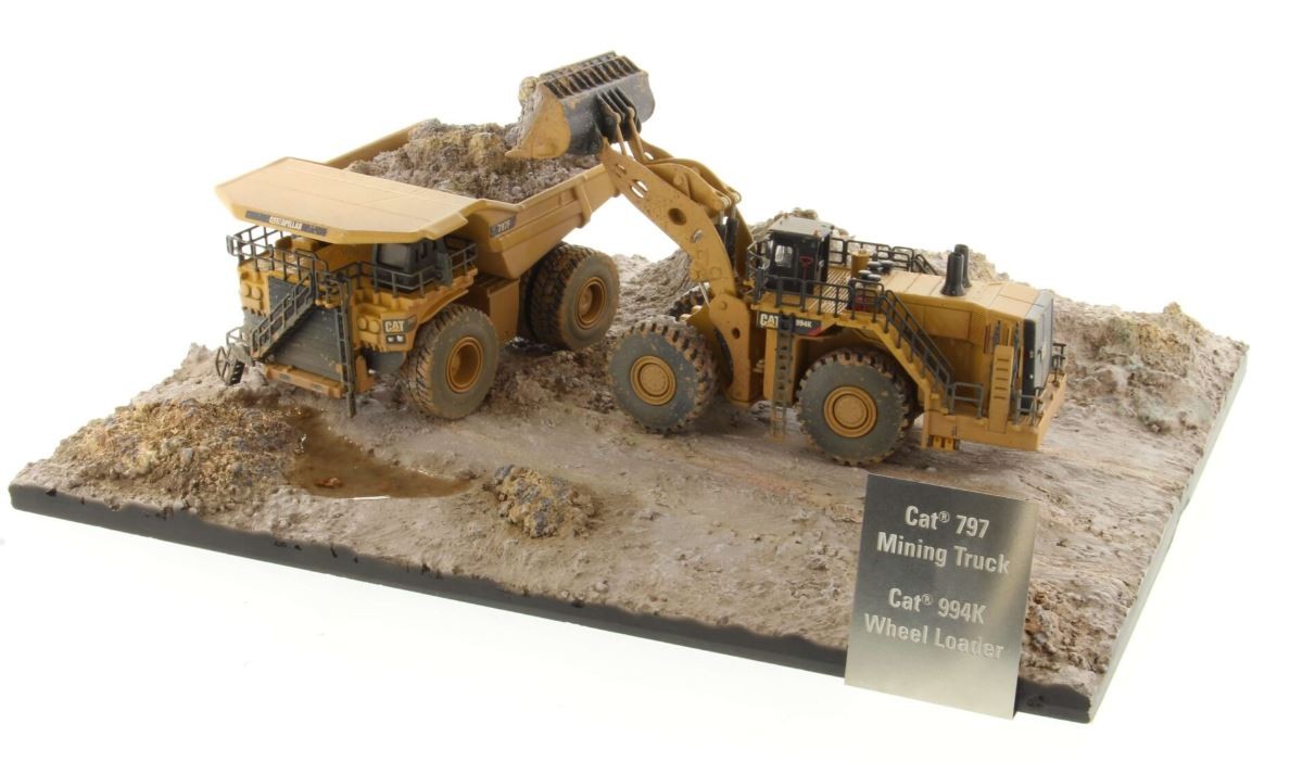 DIECAST MASTERS – CAT Construction Machine – 994K Loader and 797 Dumper – 1/12…