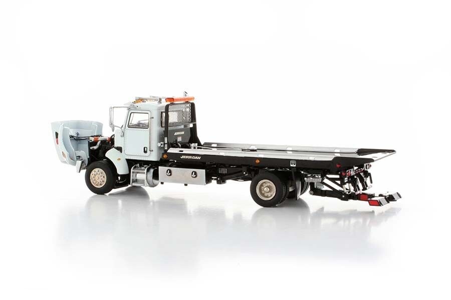 Peterbilt 335 Jerr-Dan Rollback Truck – White – TWH 1:50 Scale #080-01101 New
