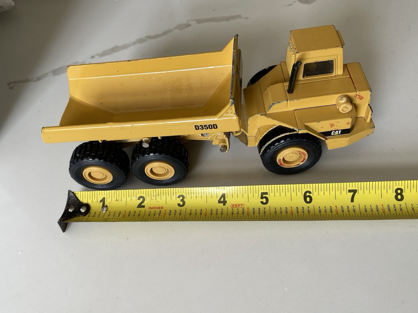 Ertl 2906F Caterpillar D350D Articulated Dump Truck 1/50 Scale Diecast Model