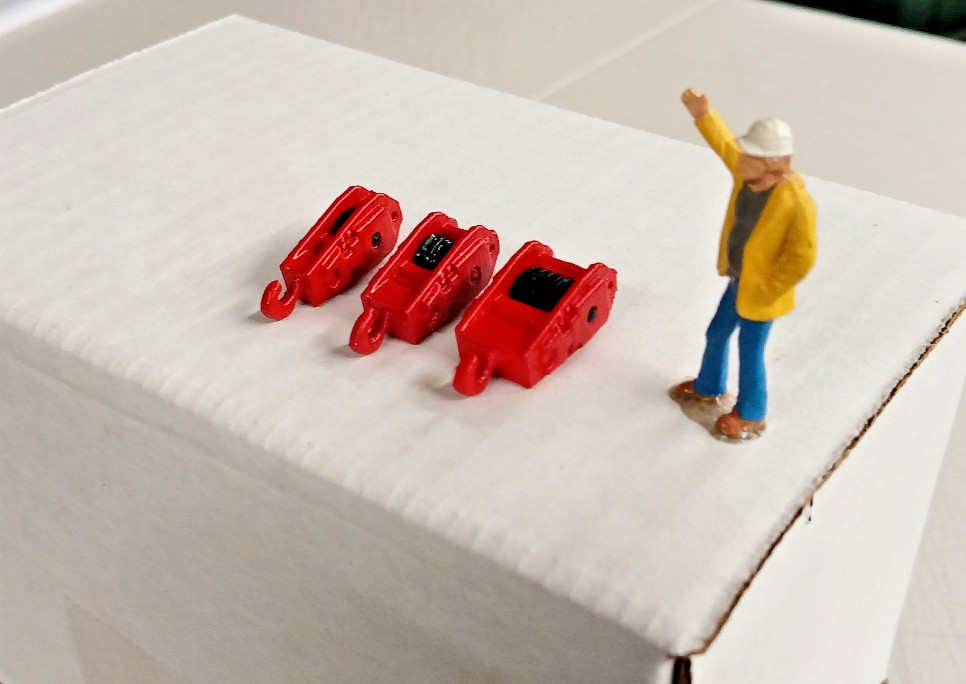 3D Hook Block Set w/ Working Rolling Pulleys. Authentic Manitowoc Red. 1/50th