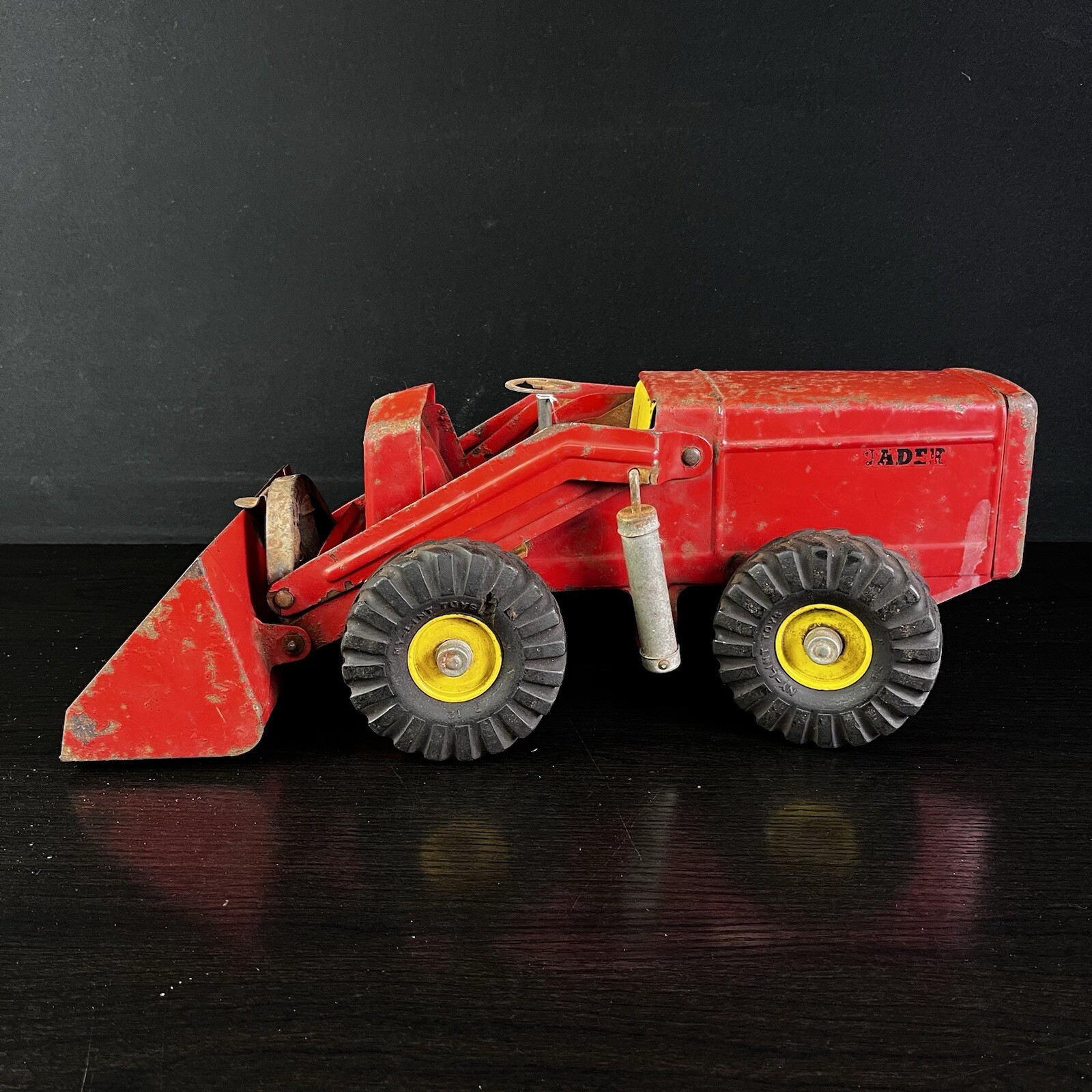 Vintage 1950’s Nylint Road construction Red Hough Payloader 17”