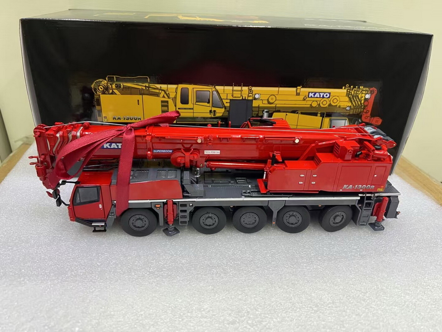 1/50 KATO KA-1300R Automobile Crane Engineering Mechanical Truck Red Alloy Model