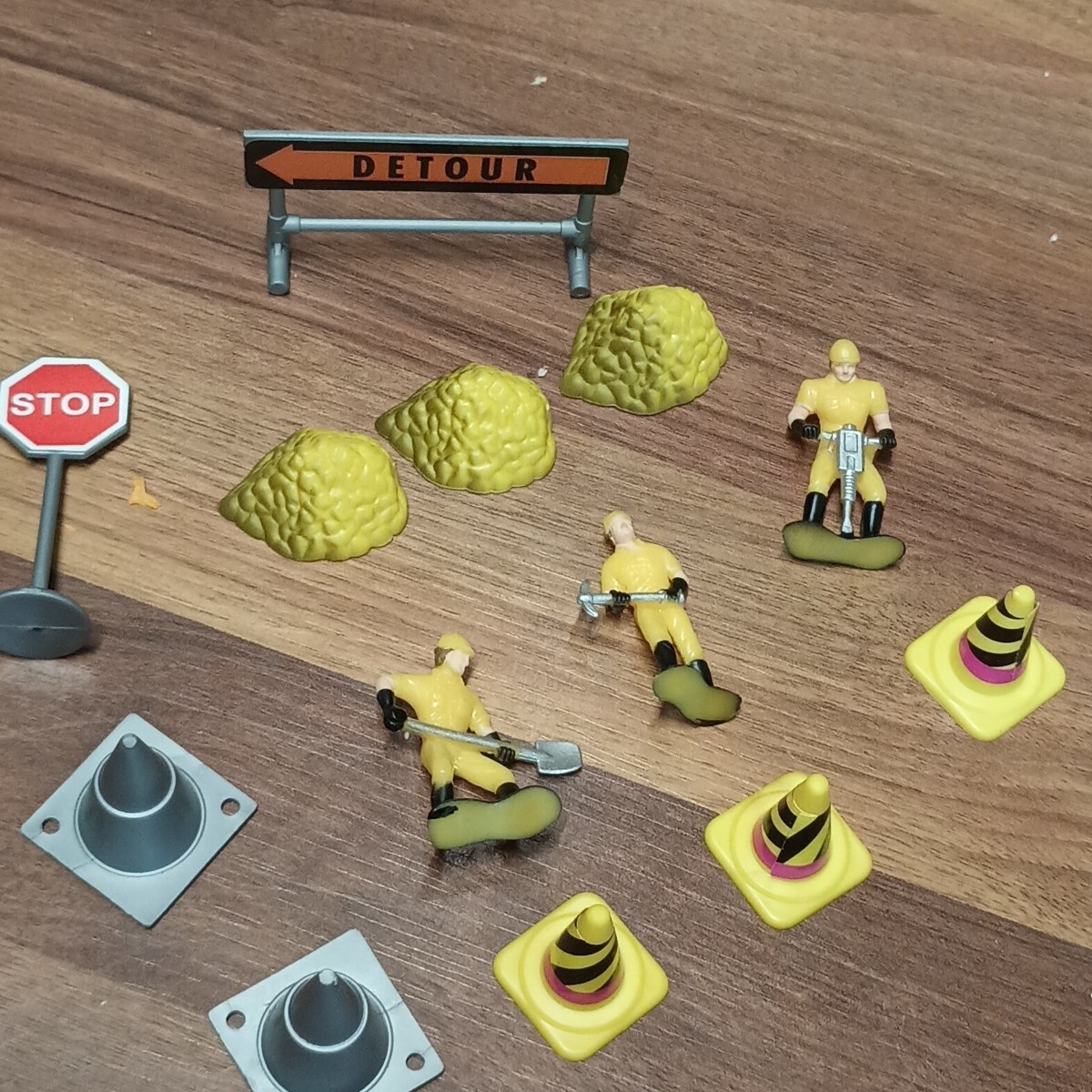 Toy Construction Vehicles Semis/Dozer/Dump Truck/Tow Truck/Mixer 1/64 Lot Of 20+