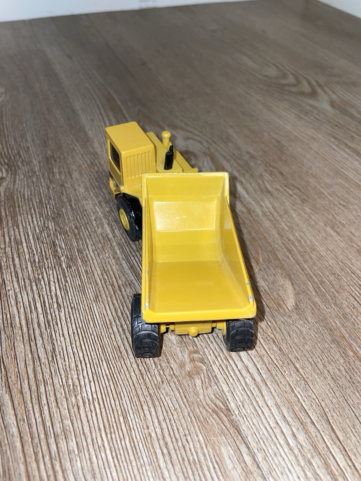 NORSCOT Group Inc Caterpillar D25D Articulated Dump Truck Die Cast – 5.25″ long