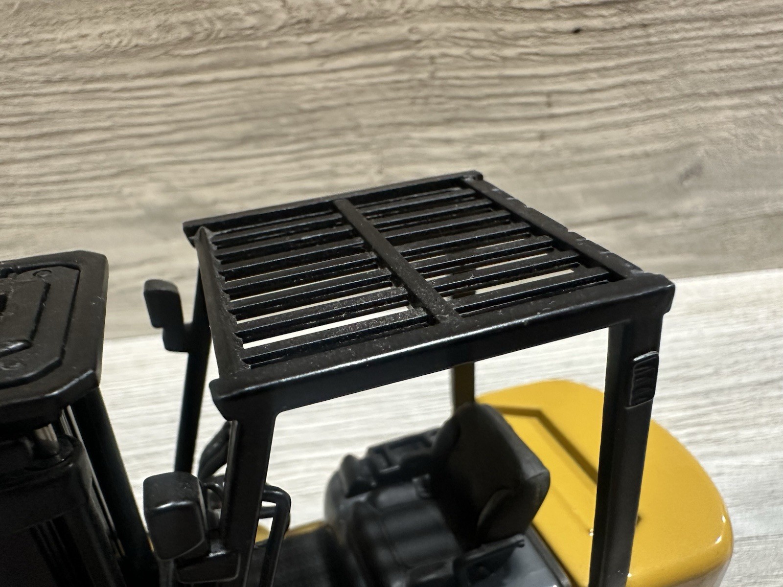 Norscott 1:25 Scale CAT Lift Truck with Pallet GP25K JJ Keller *Missing Pieces*