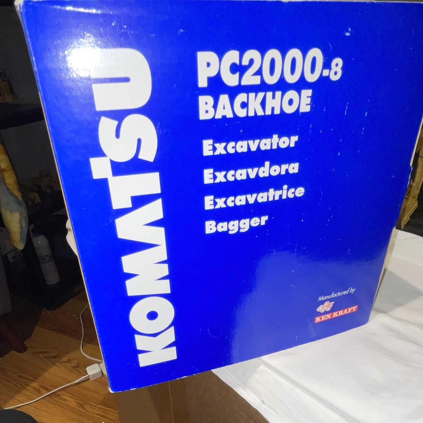 Komatsu PC2000-8 Excavator Diecast Model 1:50 Yellow Gray Black Boxed
