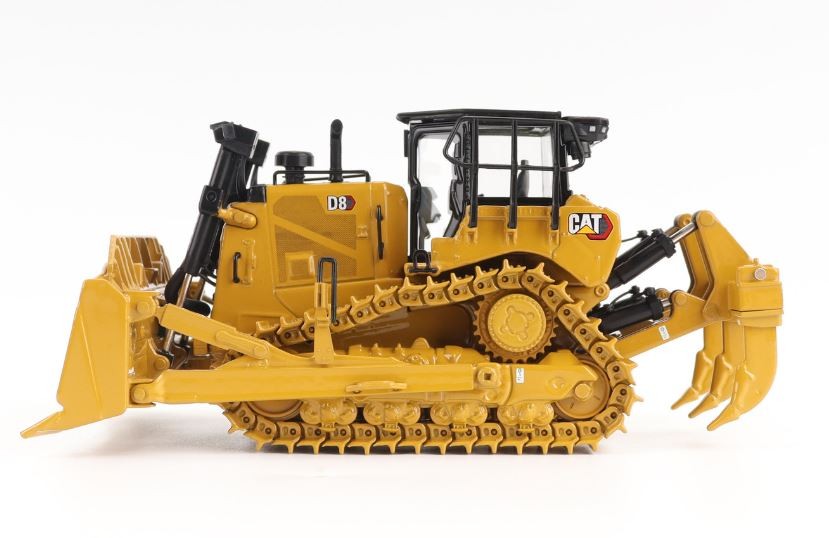 DIECAST MASTERS – Construction Equipment – CATERPILLAR D8 – 1/50 – DCM85757