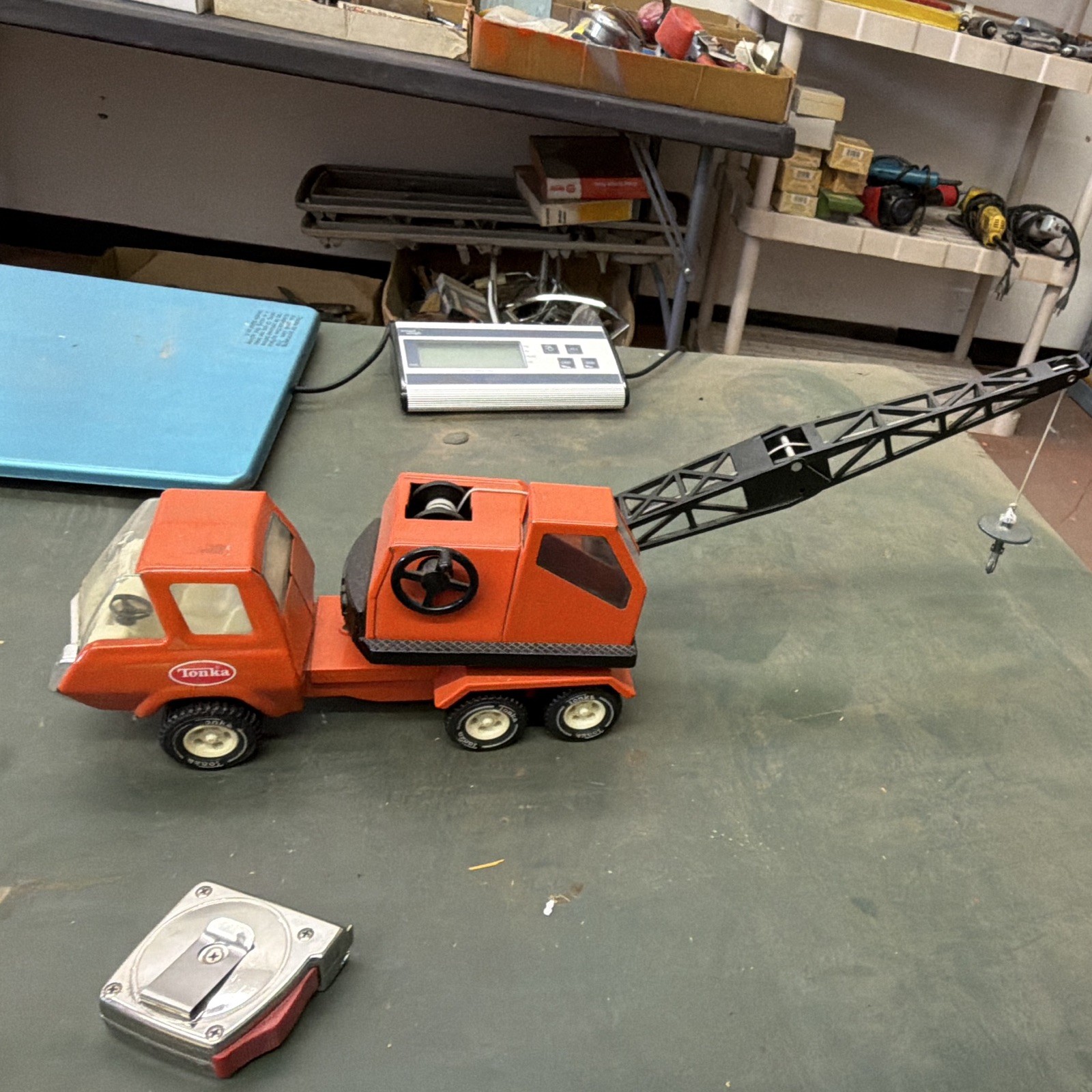 Tonka Orange & Black Diecast Crane Truck Construction Vehicle