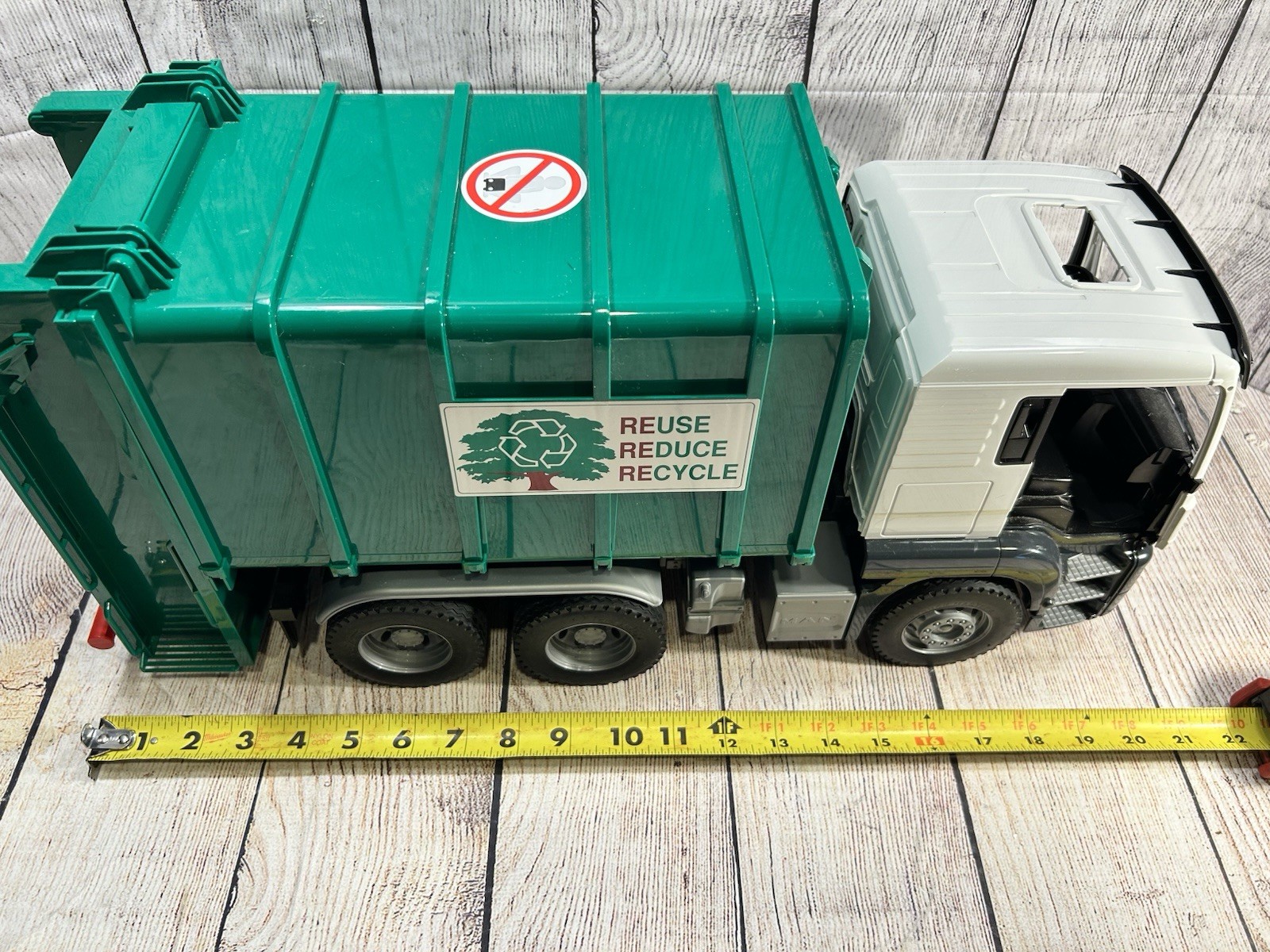 Bruder MAN TGS Recycling Truck 1/16 03763 Green Garbage Bin Loader Germany