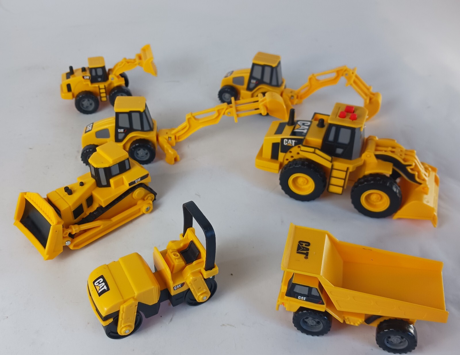 Cat Construction Lot of 7 Excavators, Dump truck etc. Kids Toys Arms Moves Noise