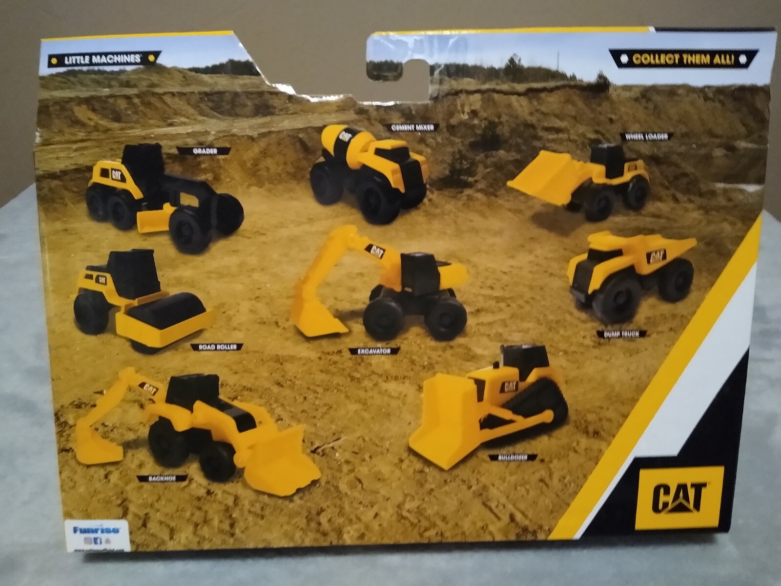 Caterpillar 8 Equipment Toy Backhoe Bull Dozer Excavator Wheel Loader Dump Truck