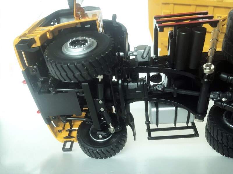 1:35 31CM SANYI SKT105S WIDE BODY DUMPTRUCK Construction Equipment Diecast Model