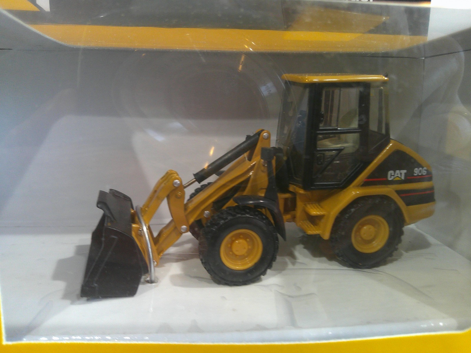 Norscot CAT 906 Compact Wheel Loader 1:50 Scale Darkish Yellow Very Good Box