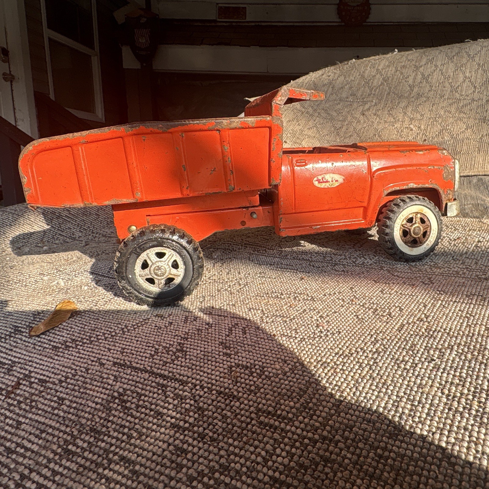 Vintage 70s Tonka Dump Truck Orange missing cab roof parts