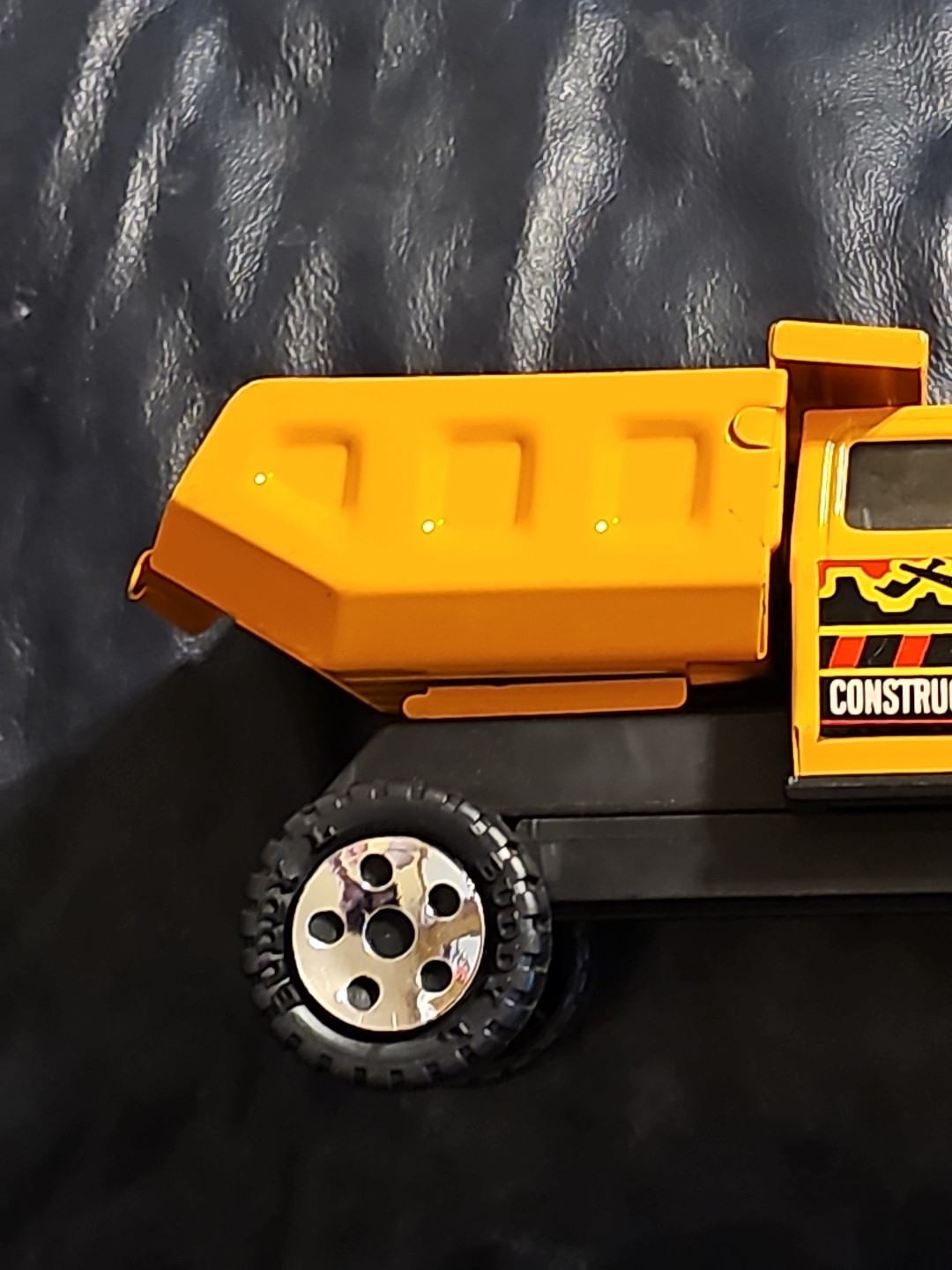 BUDDY L TRUCK YELLOW CONSTRUCTION CO Toy 1989- 7 In Long 4 In Tall.