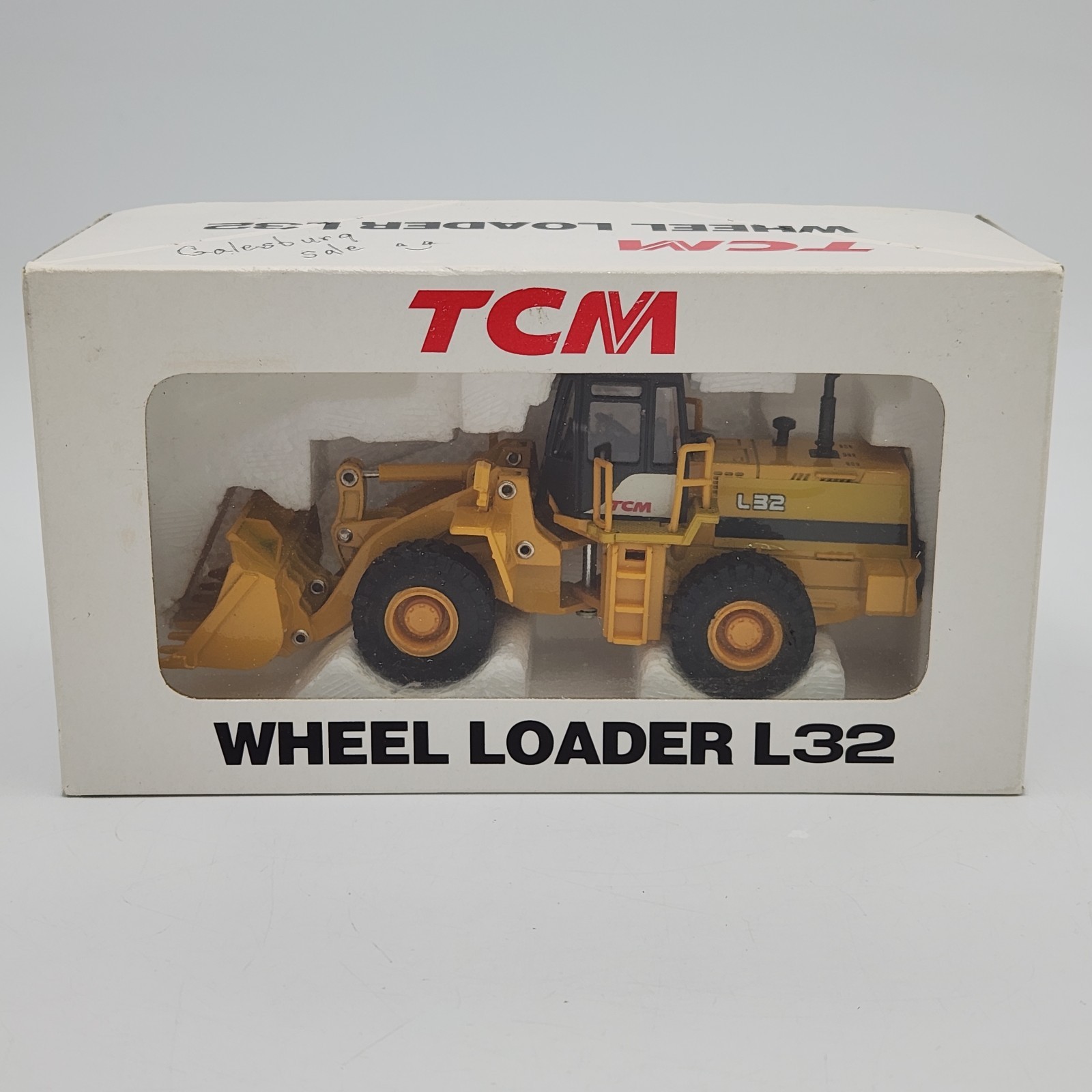 TCM L32 Wheel Loader 1:50 Scale Diecast Construction Model Japan W/Original Box