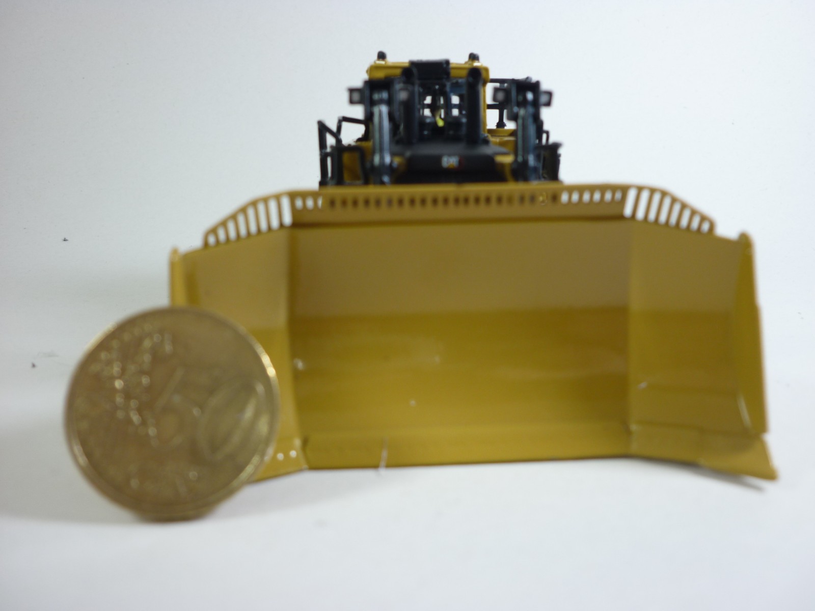 DieCast Masters 1:87 Caterpillar D11 Bulldozer Die-Cast Model TKN With OVP