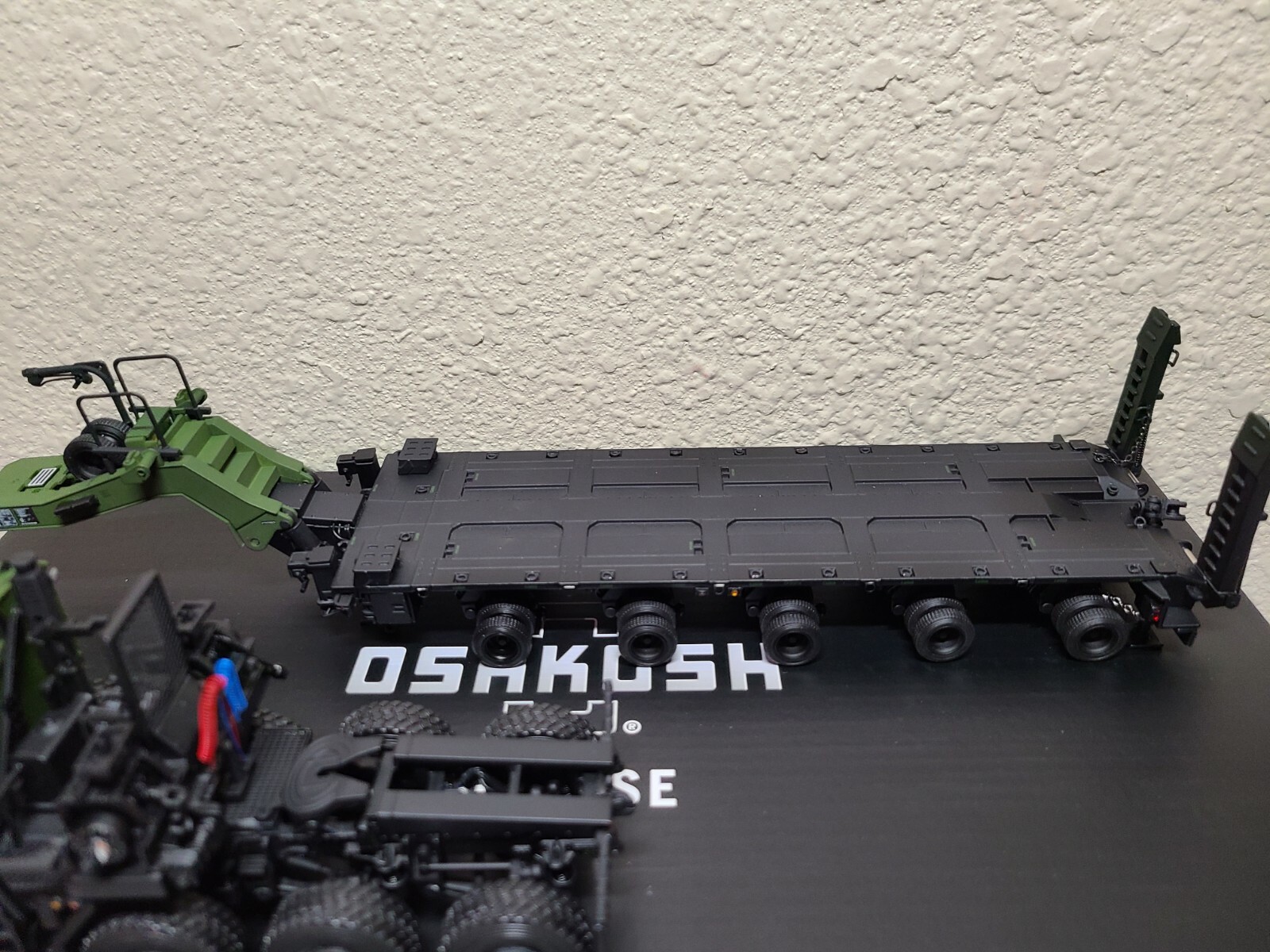 Oshkosh HET M1070 Transporter M1000 Trailer – Sword TWH 1:50 Scale #SW1500-K New