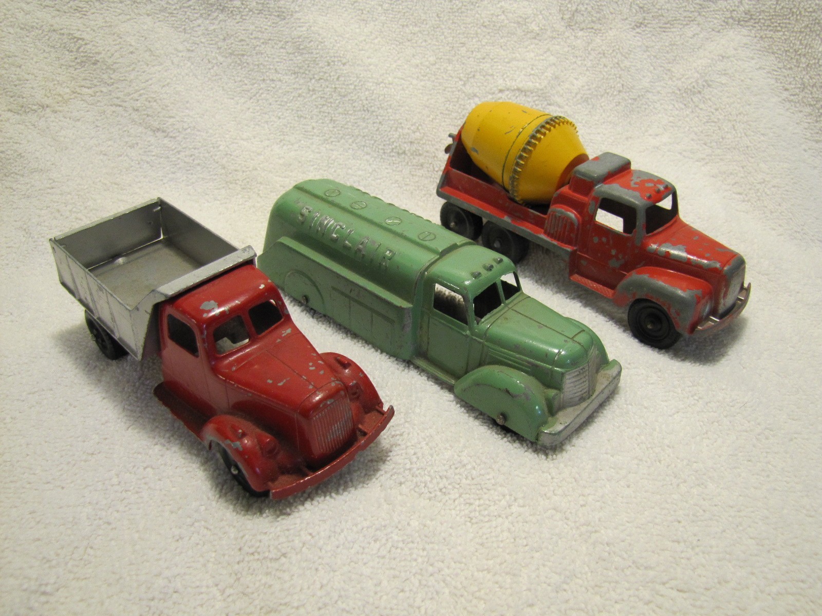 VINTAGE TOOTSIE TOY 1/43 MIXER DUMP TRUCK TANKER TOY DIECAST LOT