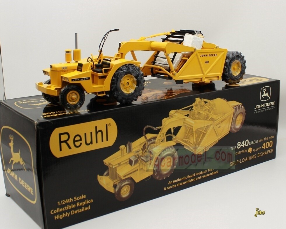 1:24 Scale John Deere 840 Diesel with 400 Scraper – Reuhl Model #JD840/400 New