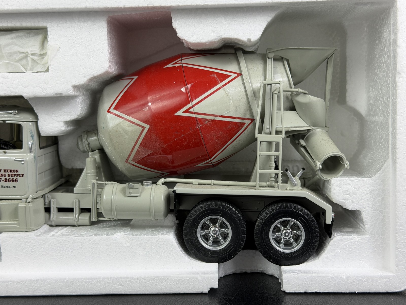 First Gear Mack R-Model Mixer Port Huron Building Supply 1:34 – Brand New