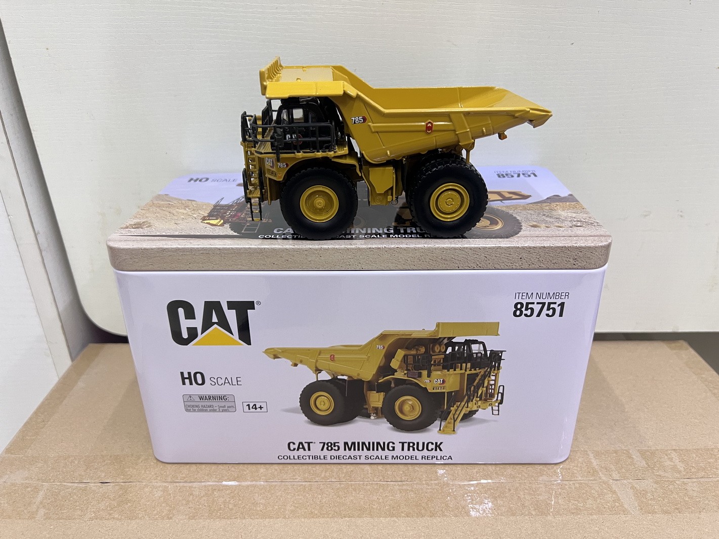 DM 1/87 HO Scale Cat 785 Mining Truck Diecast Model Toy Collection Gift 85751