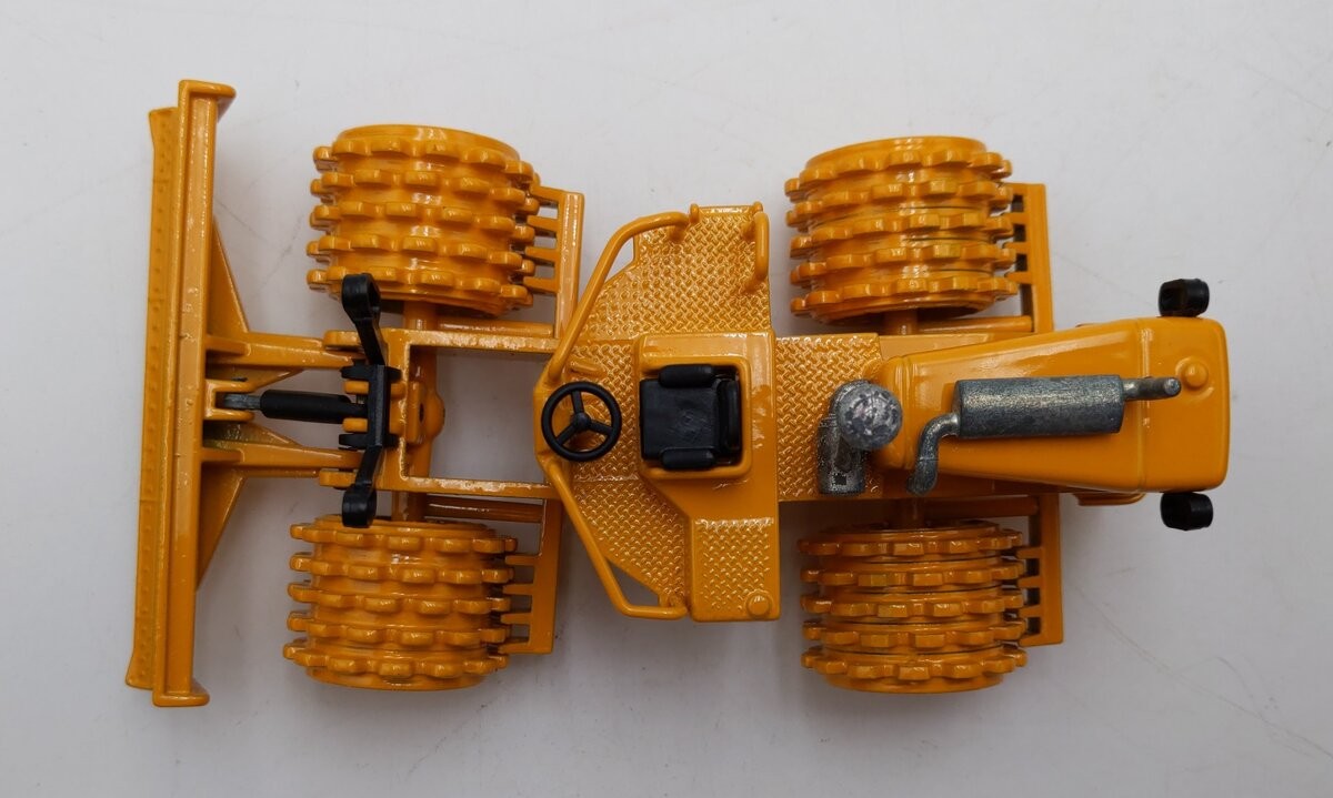 Joal 1:50 Scale Diecast Caterpillar CAT 825B Compactor EX/Box