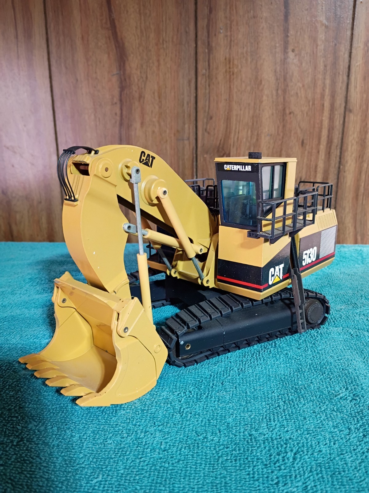 1/50 scale caterpillar 5130 front shovel by NzG