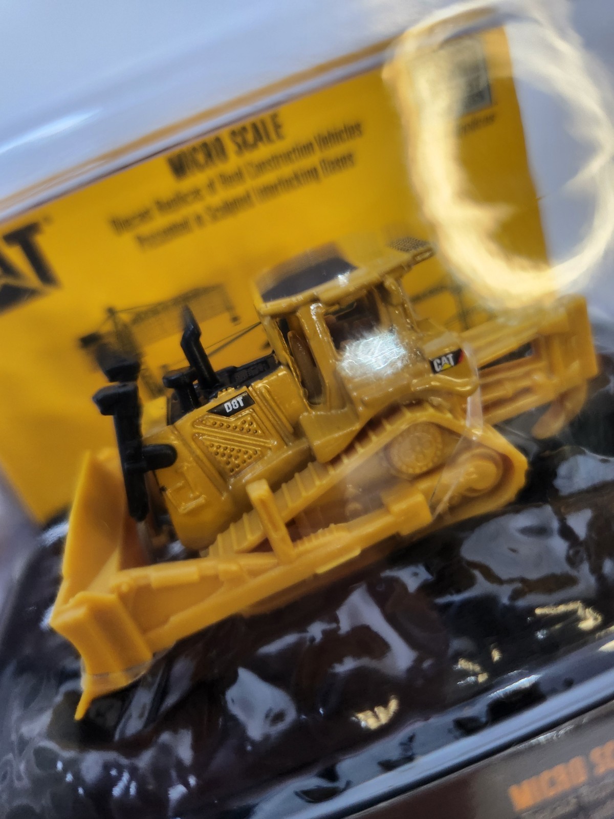 Diecast Masters CAT Micro D8T Track-Type Tractor Micro Scale Diecast