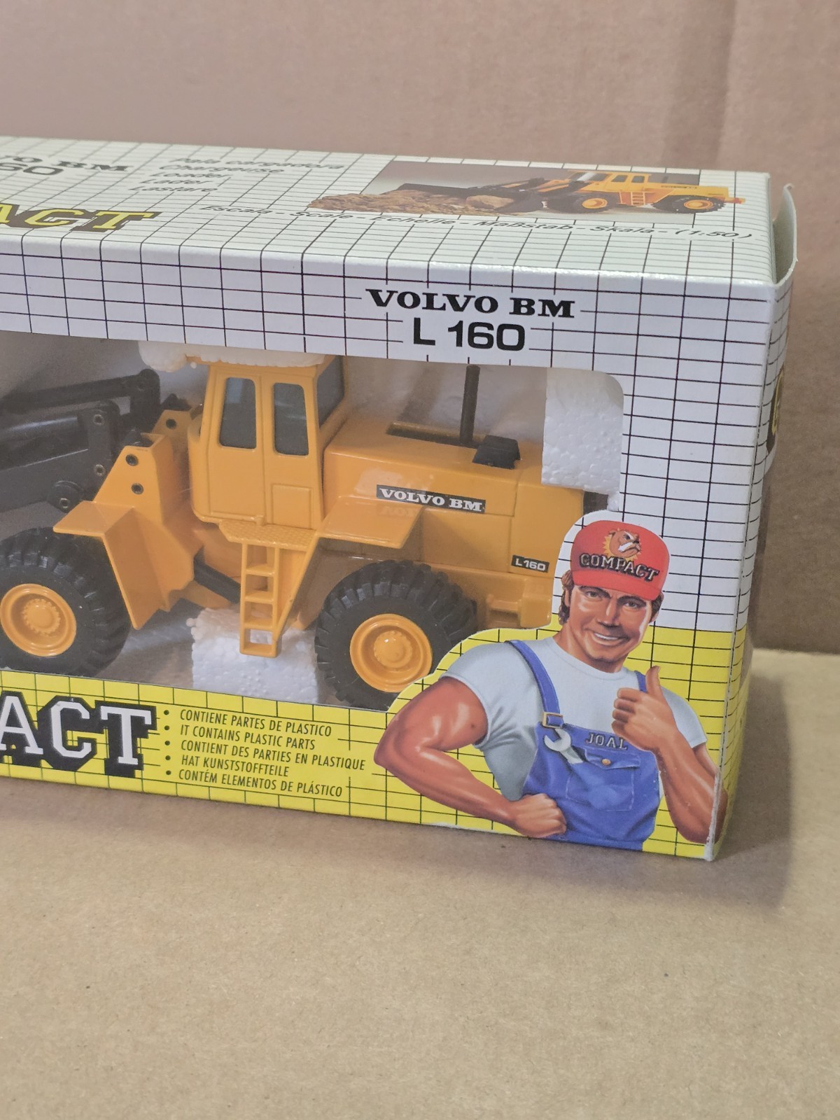 JOAL 227 Volvo BM L160 Wheel Loader 1:50 Scale