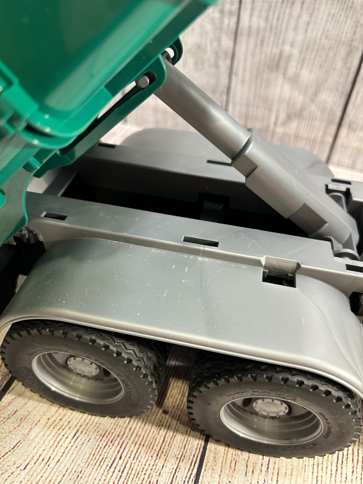 Bruder MAN TGS Recycling Truck 1/16 03763 Green Garbage Bin Loader Germany