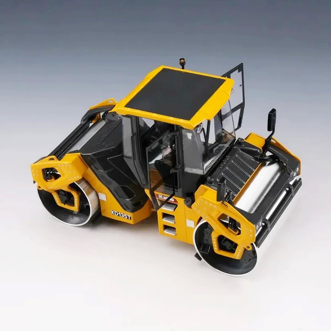 1/25 Scale XCMG XD135T Double Drum Vibratory Road Roller Diecast Model Toy