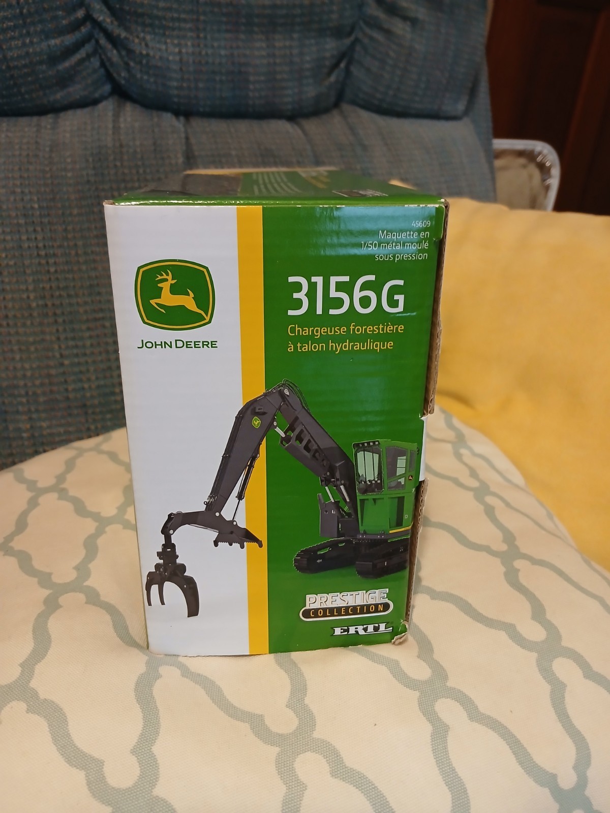 1/50 John Deere 3156G Live Heel Log Loader Logger Logging Ertl