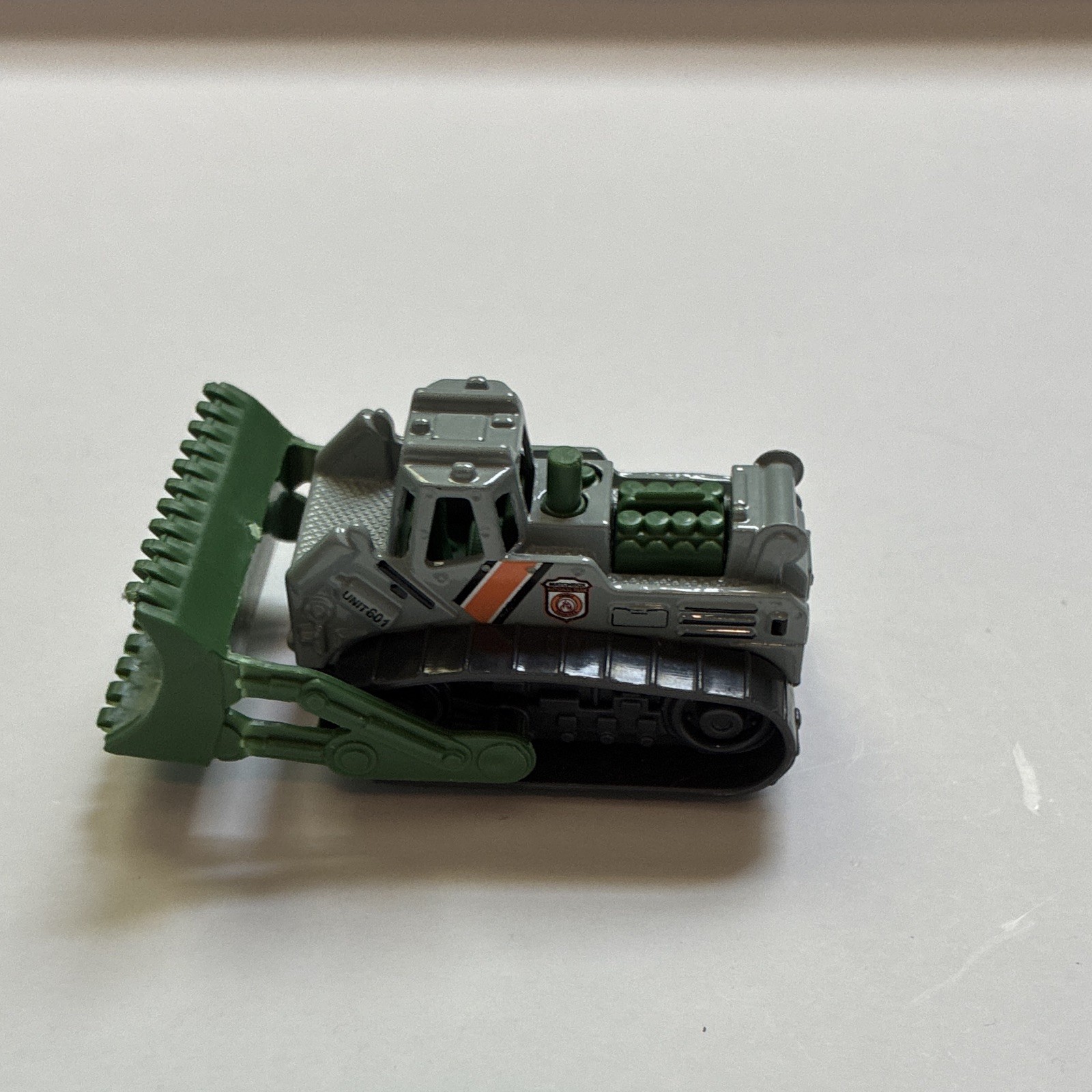 Matchbox MB601 Bulldozer Diecast Construction Vehicle Green Gray Black 2000