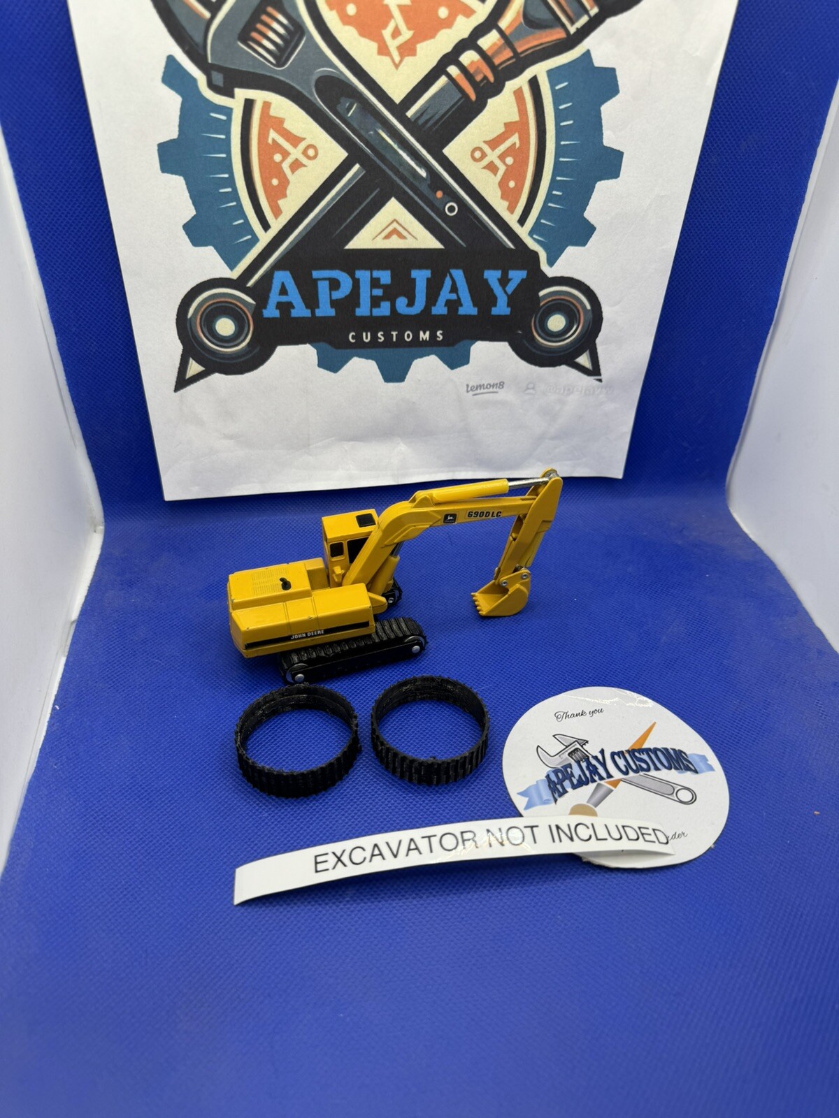 1 set of new tracks for ERTL Diecast John Deere 690DLC Excavator Equipment