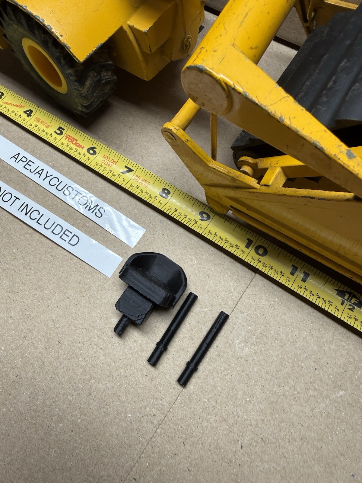 1 NEW SEAT and 2 EXAUST, for ERTL 18″ JOHN DEERE ELEVATING SCRAPER 1/16TH SCALE
