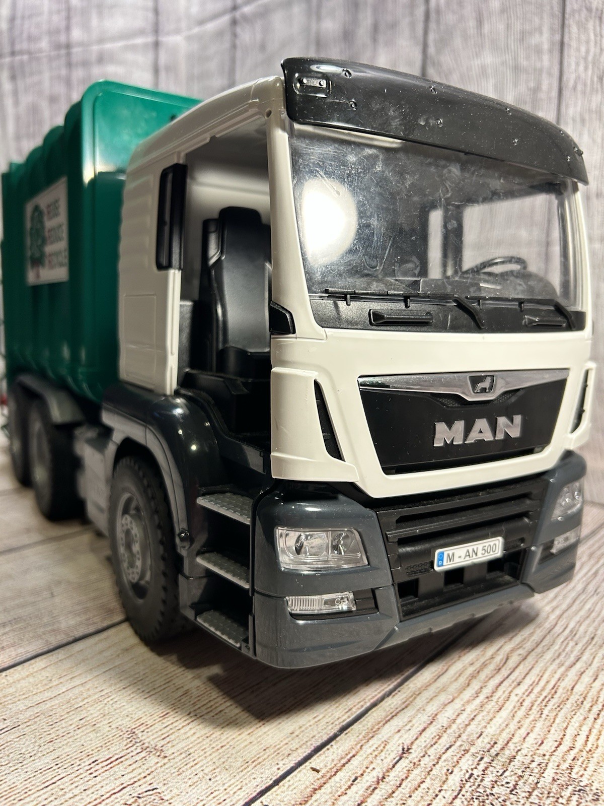 Bruder MAN TGS Recycling Truck 1/16 03763 Green Garbage Bin Loader Germany