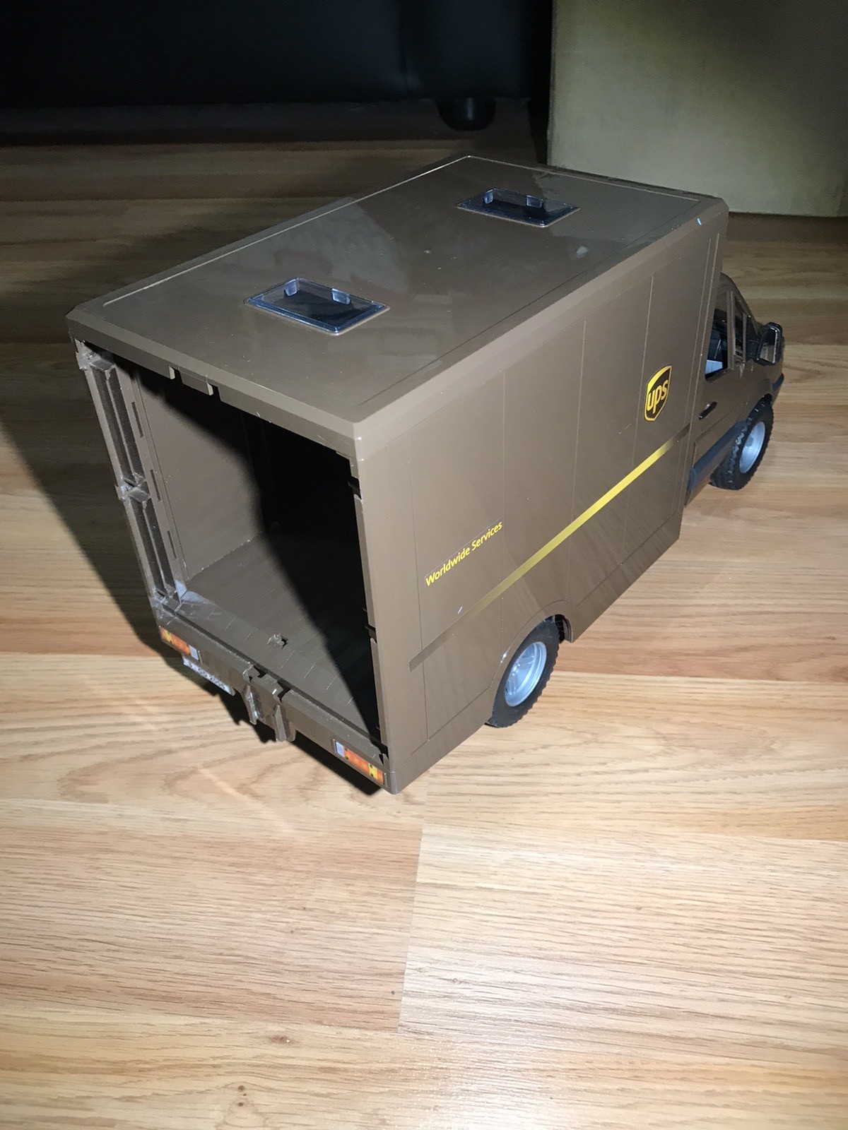 1/16 Mercedes-Benz Sprinter UPS Truck by Bruder 02678 Missing Rear Doors