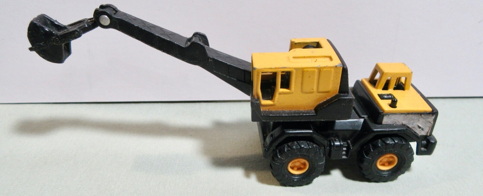 Maisto / Tonka 1/64 Scale Construction Equipment (Lot of 7 Pieces)