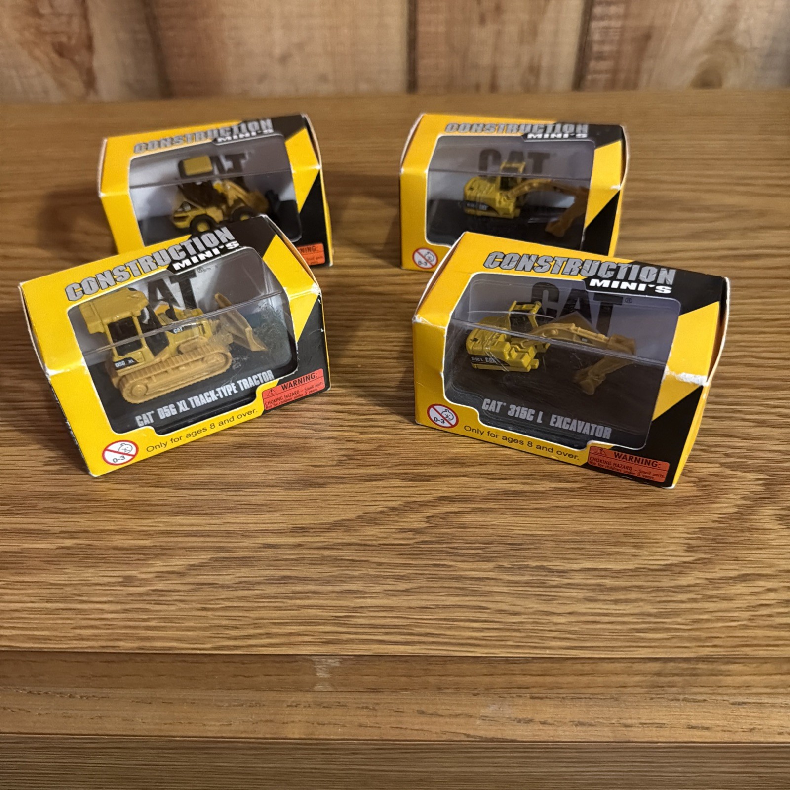 2007 Norscot Construction Mini’s Diecast Caterpillar Farm Vehicles NOS Lot Of 4