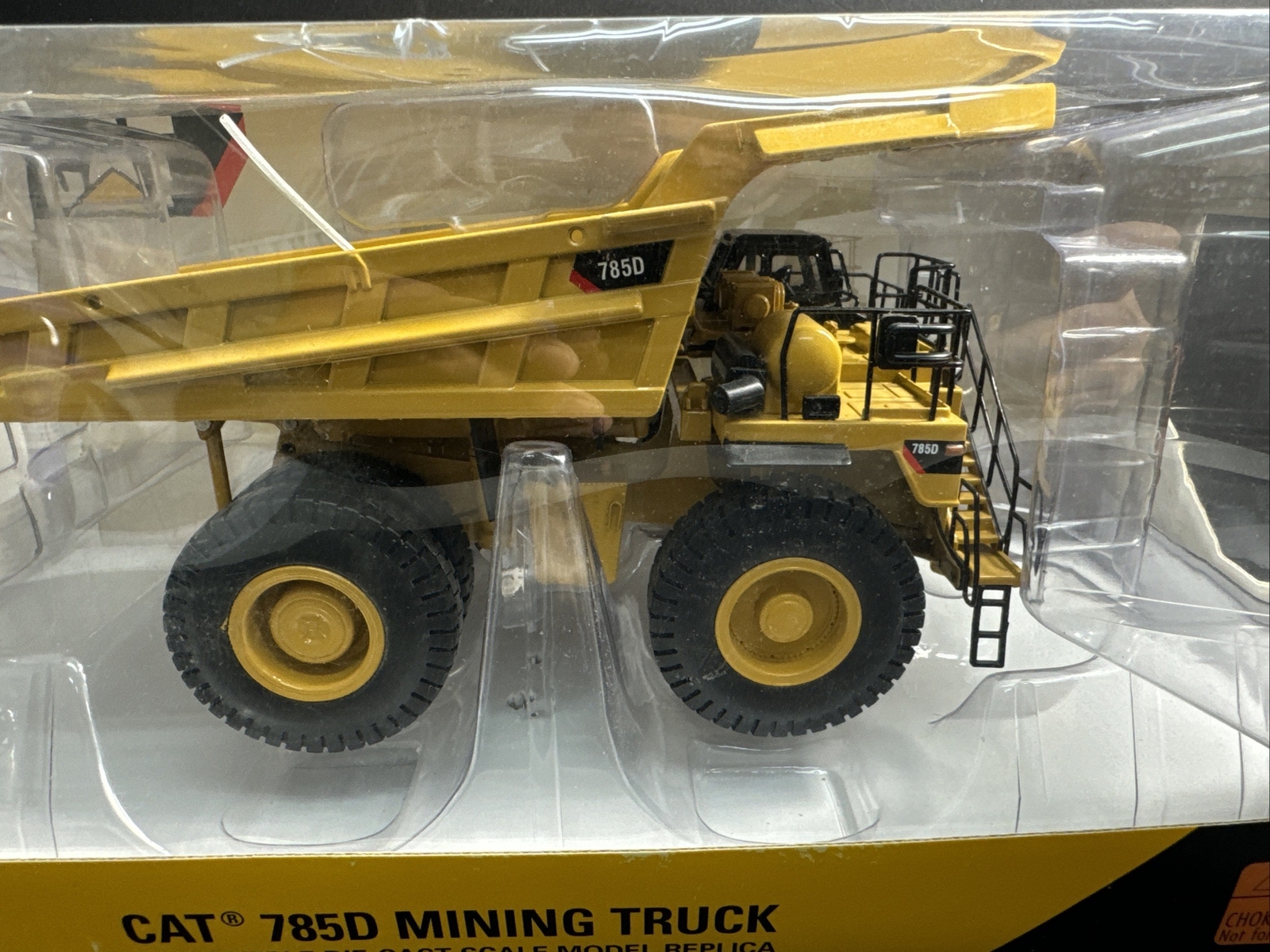 NORSCOT 55216 CATERPILLAR CAT 785D MINING TRUCK 1:50 T126