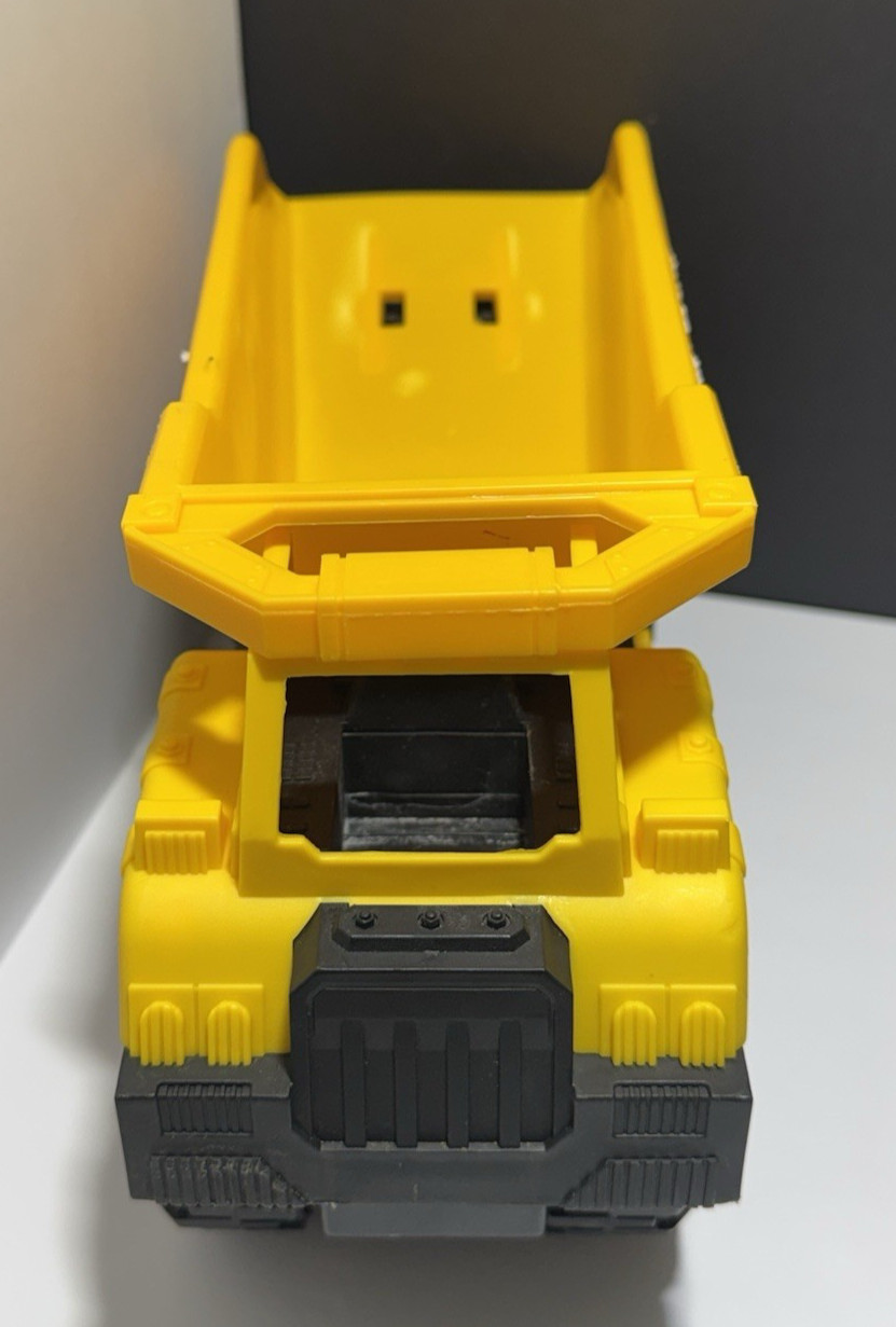 LARGE DUMP TRUCK TOY 8” YELLOW OFFROAD CONSTRUCTION VEHICLE