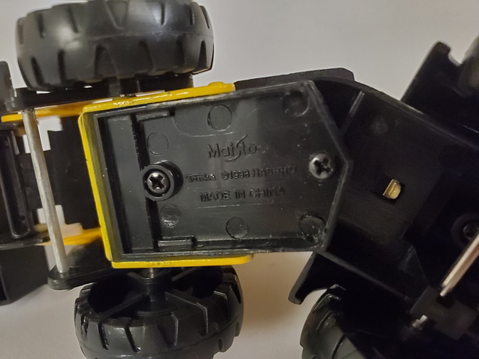 Maisto Hasbro Metal & Plastic 1998 Mighty Tonka Mini 728 Front Loader, 5.5″
