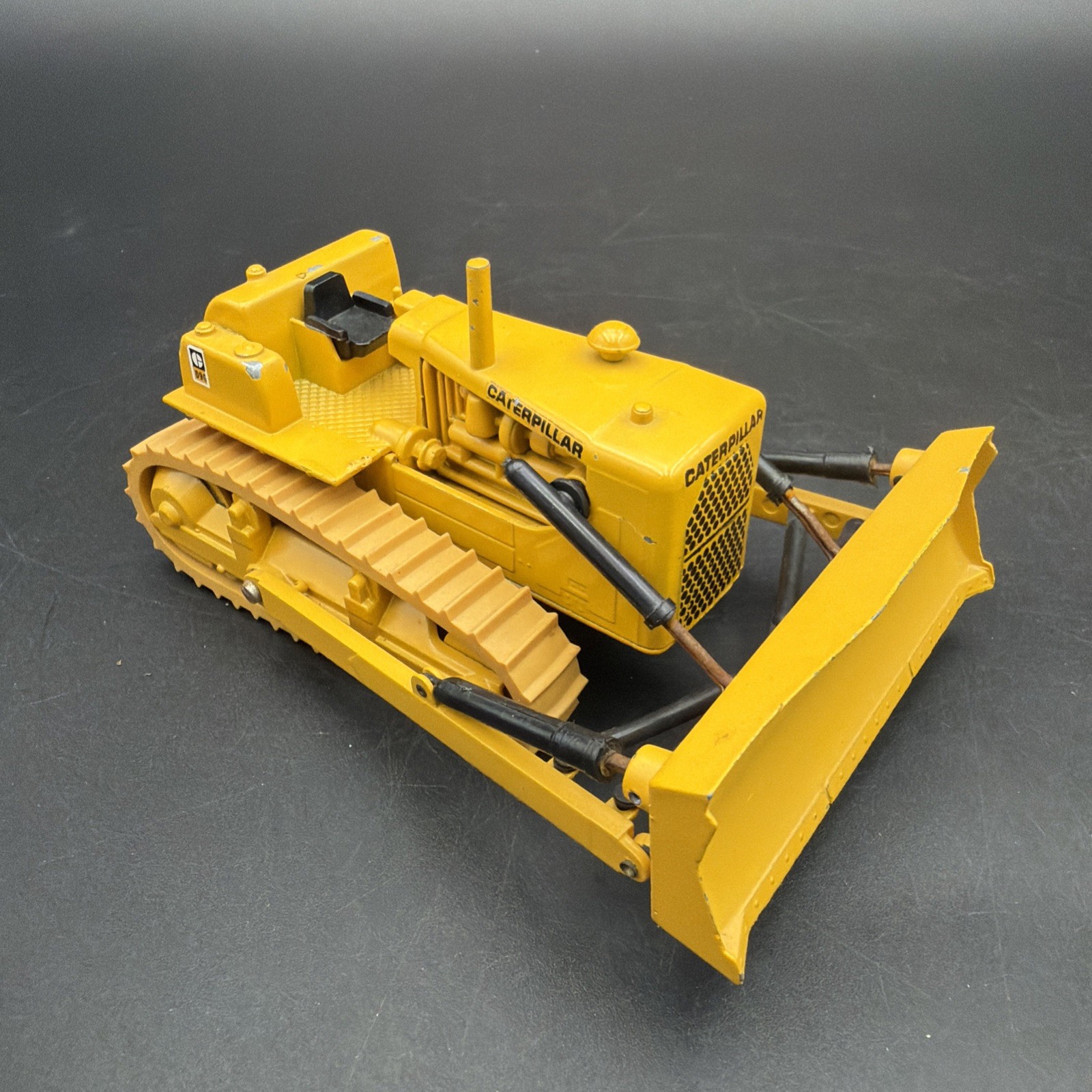1970s GESCHA W.Germany CATERPILLAR 1:50 Scale Toy D9G BULLDOZER