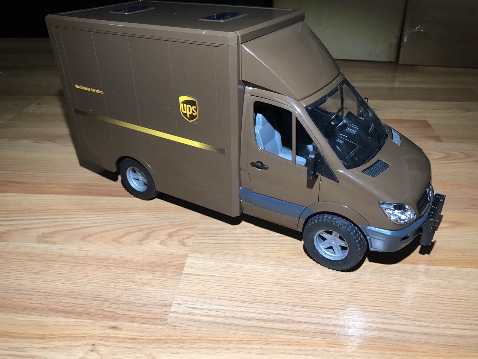 1/16 Mercedes-Benz Sprinter UPS Truck by Bruder 02678 Missing Rear Doors