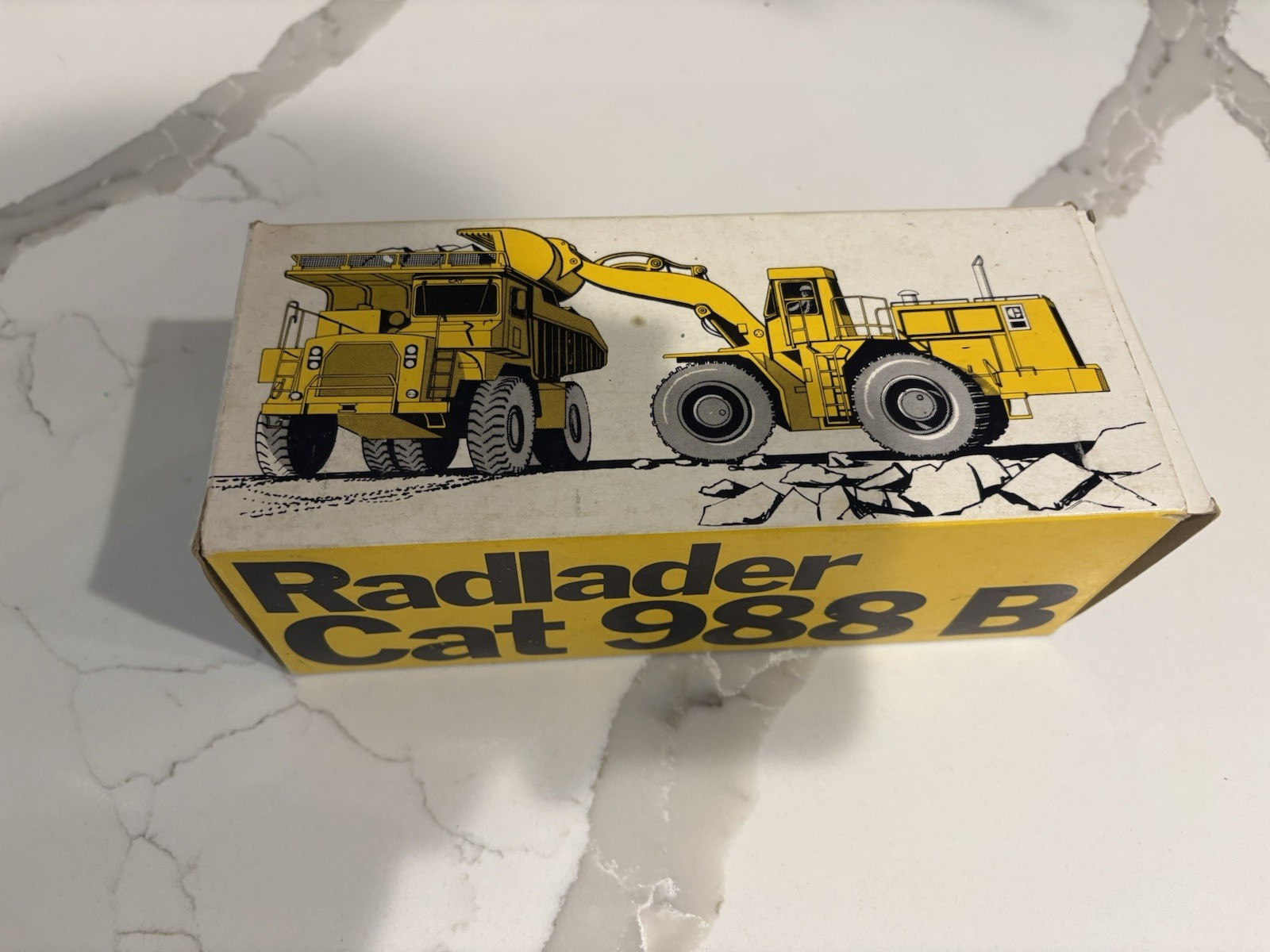 NZG No. 167 Radlader Cat 988 B Wheel Loader 1/50 Scale Die Cast Model NIB