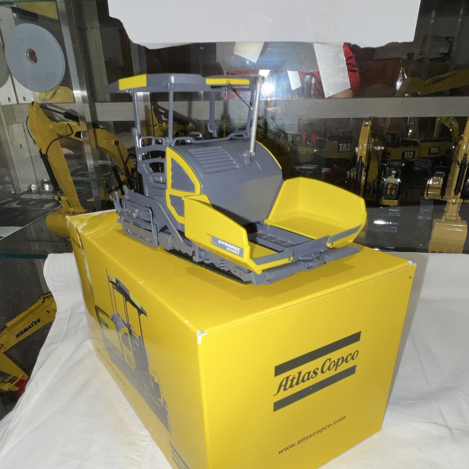 Atlas Copco Dynapac SD2500CS Tracked Paver Diecast 1:50 Yellow Gray LE