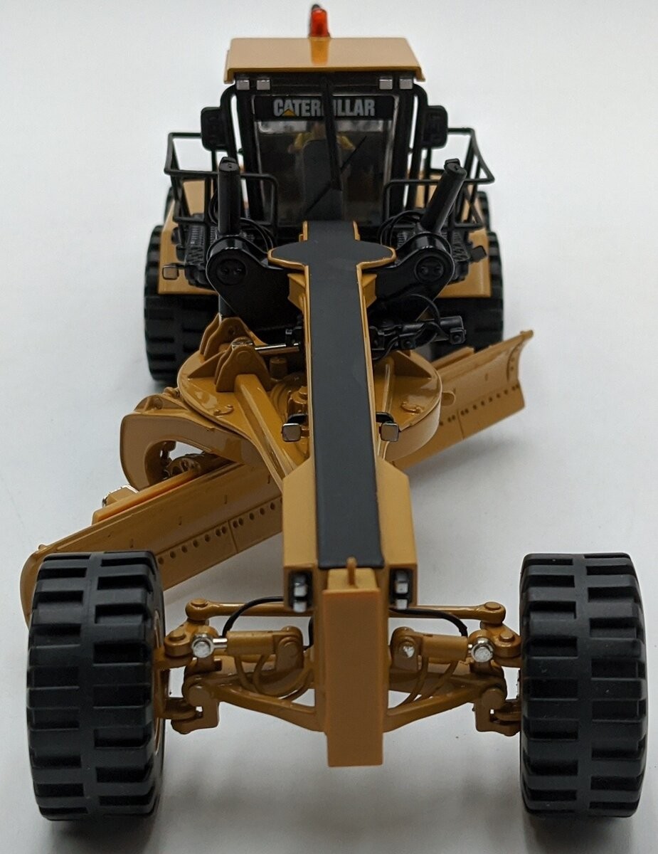 DieCast Masters 85264C 1:50 Core Classics Series Caterpillar 24M Motor Grader